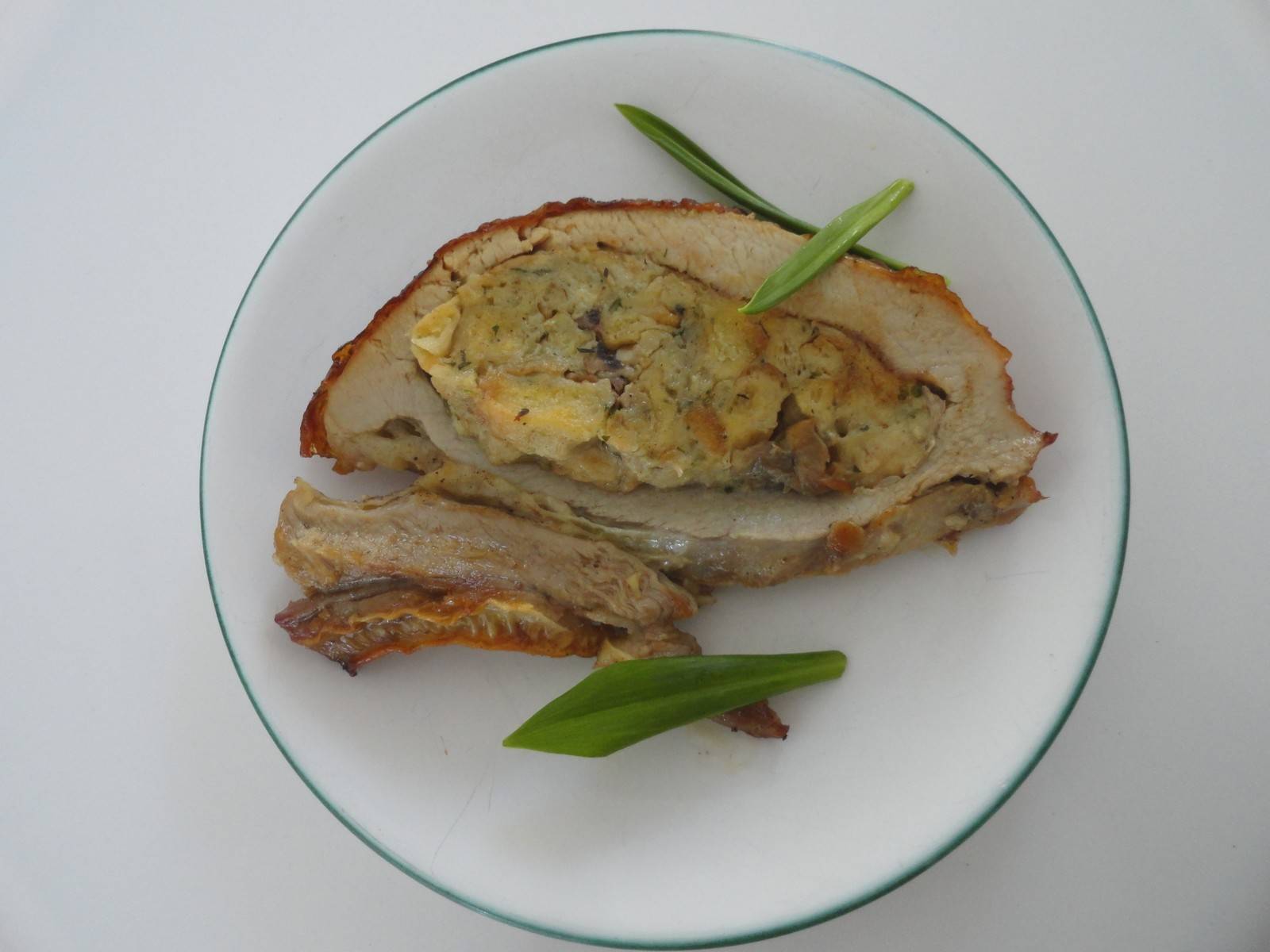 Gefüllte Kalbsbrust Rezept - ichkoche.de Gefüllte Kalbsbrust Rezept - ichkoche.de