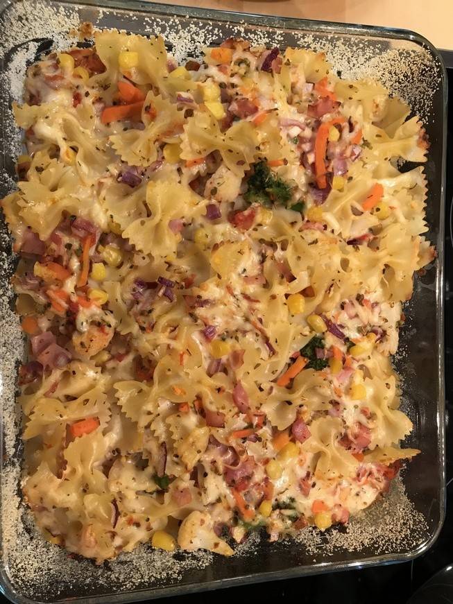 Mediterraner Nudelauflauf mit Schinken Rezept - ichkoche.at Mediterraner Nudelauflauf mit Schinken Rezept - ichkoche.at