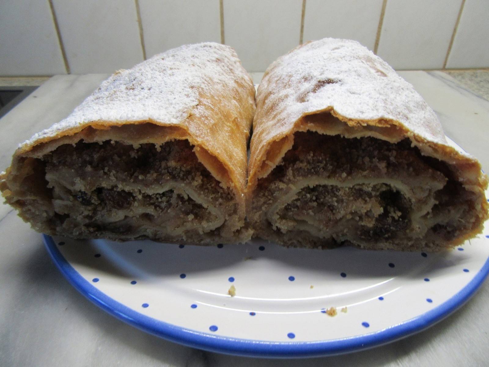Gezogener Apfelstrudel