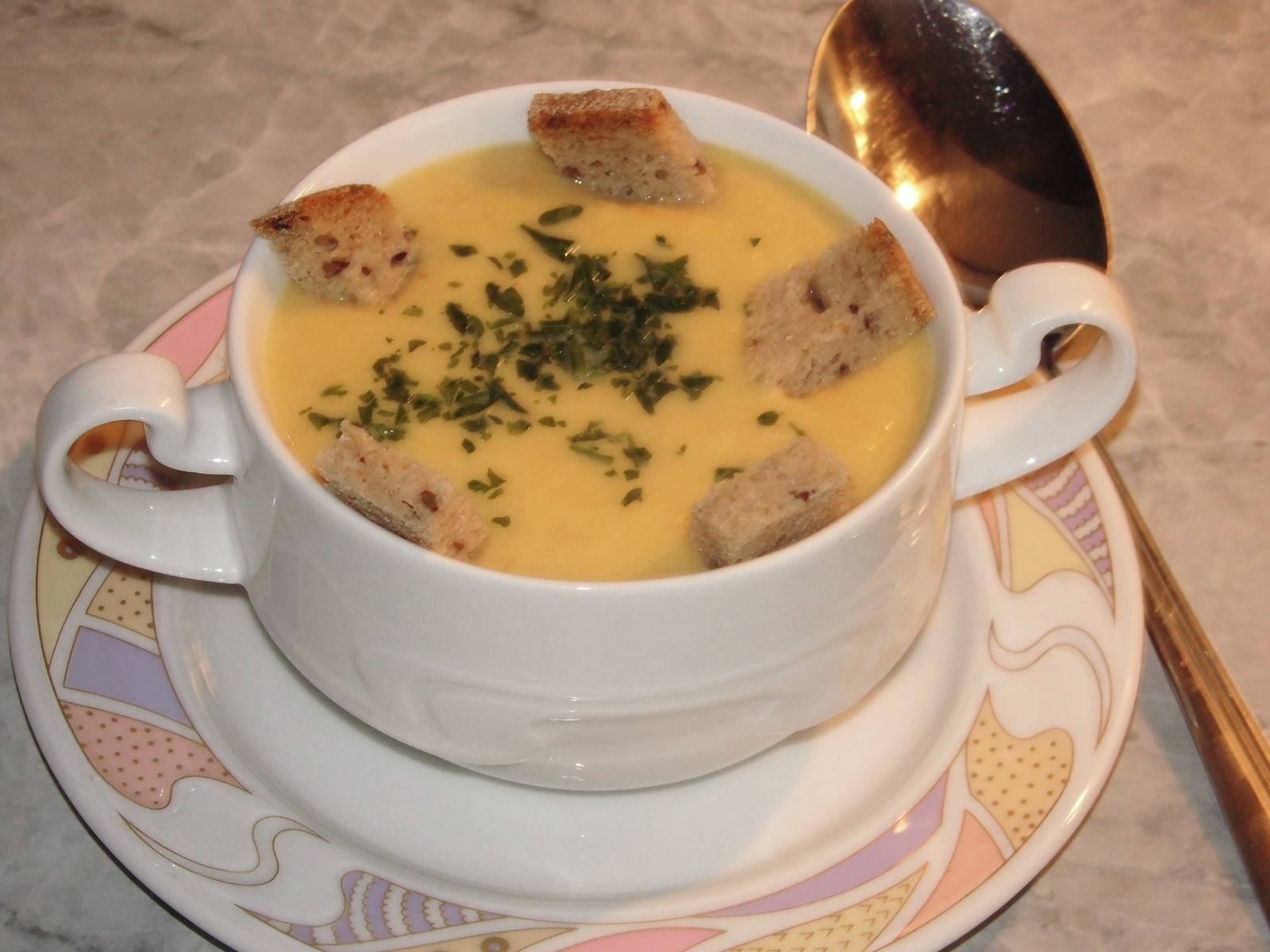 Selleriecremesuppe nach Veroneser Art Rezept - ichkoche.ch