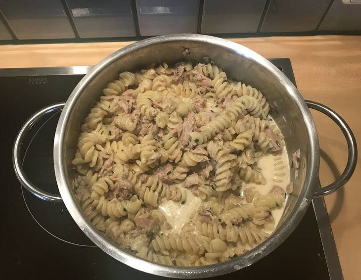 Pasta mit Sardinen-Thunfisch Creme Pasta mit Sardinen-Thunfisch Creme