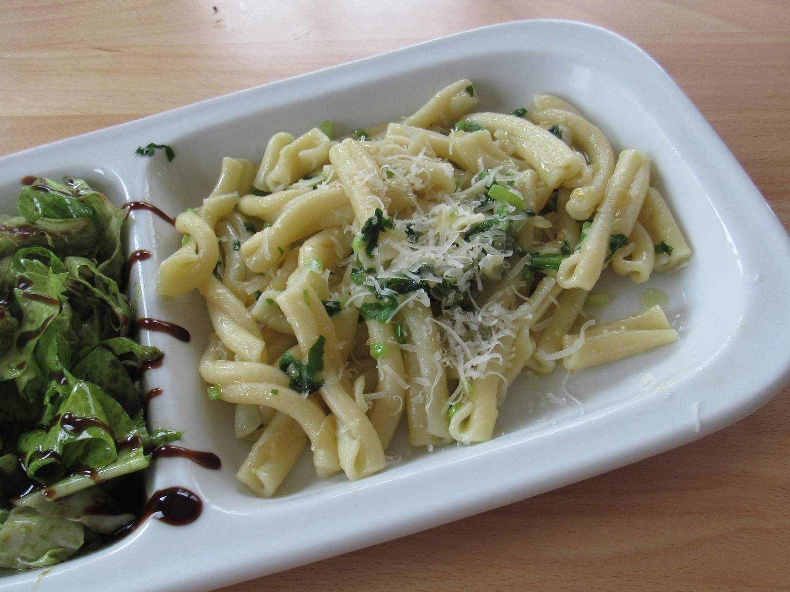 Spaghetti mit Bärlauchsauce