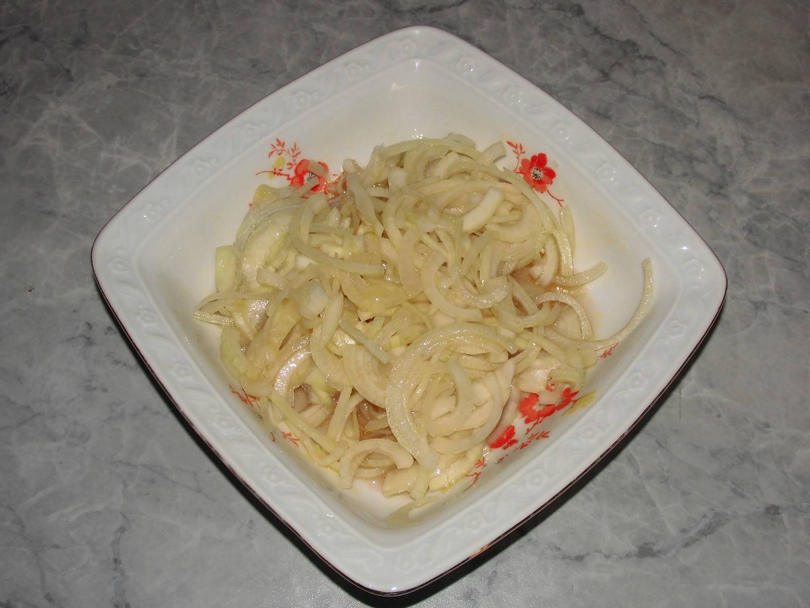 Türkischer Zwiebelsalat Rezept - ichkoche.ch