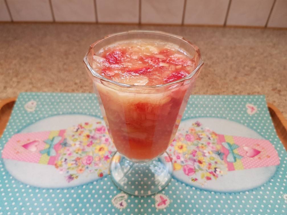 Rhabarbergrütze mit Erdbeeren Rezept - ichkoche.de Rhabarbergrütze mit Erdbeeren Rezept - ichkoche.de