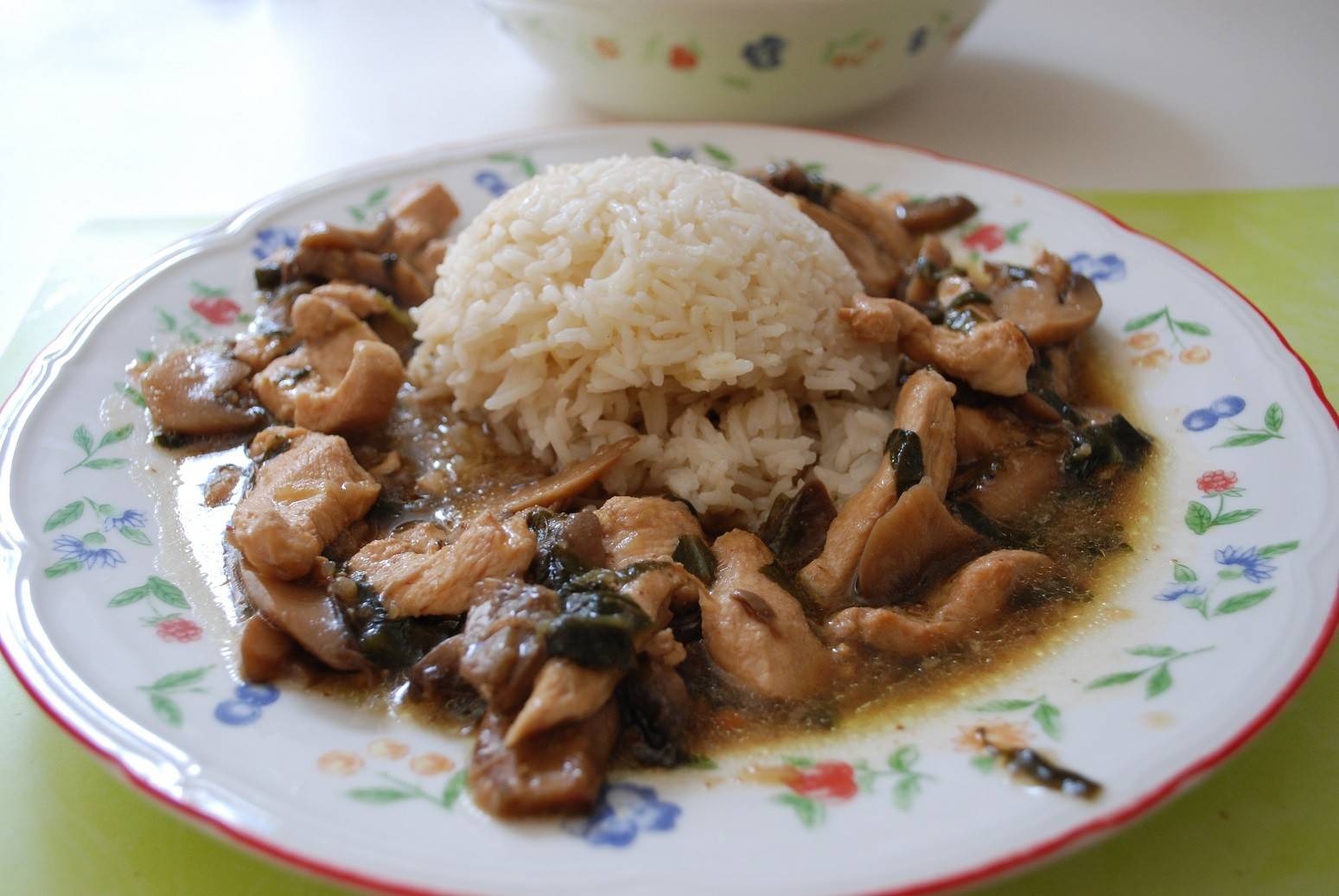 Hühnergeschnetzeltes mit Champignons und Bärlauch Rezept - ichkoche.at Hühnergeschnetzeltes mit Champignons und Bärlauch Rezept - ichkoche.at
