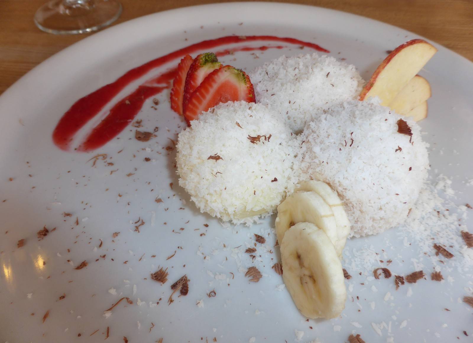 Nougatknödel im Kokosmantel Rezept - ichkoche.at Nougatknödel im Kokosmantel Rezept - ichkoche.at