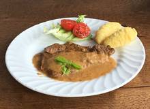 Rindsschnitzerl in Wurzelsauce Rindsschnitzerl in Wurzelsauce