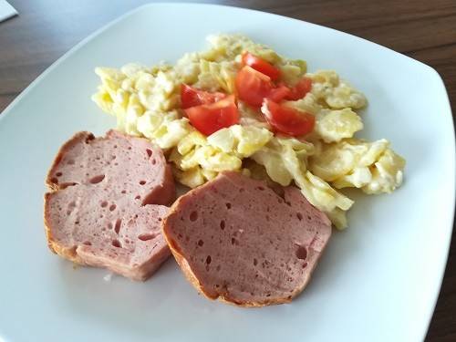 Leberkäse mit Kartoffelsalat Rezept - ichkoche.de