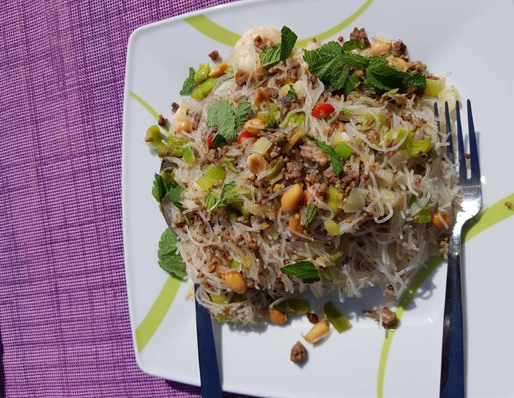 Glasnudel-Salat mit Crevetten Glasnudel-Salat mit Crevetten
