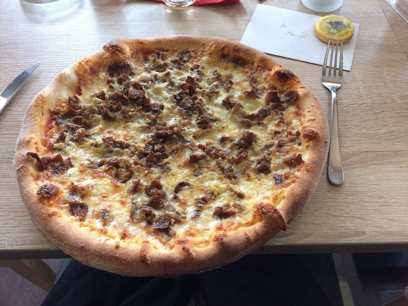 Faschiertes-Pizza