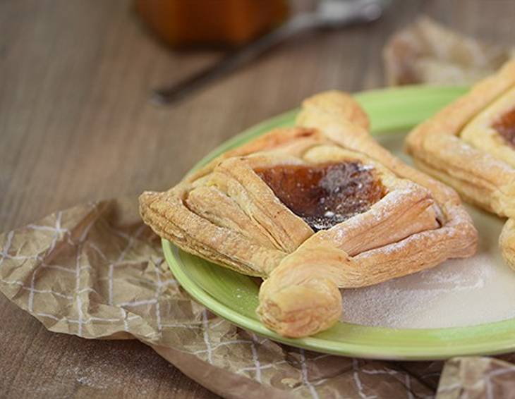 Blätterteigtaschen mit Marmelade