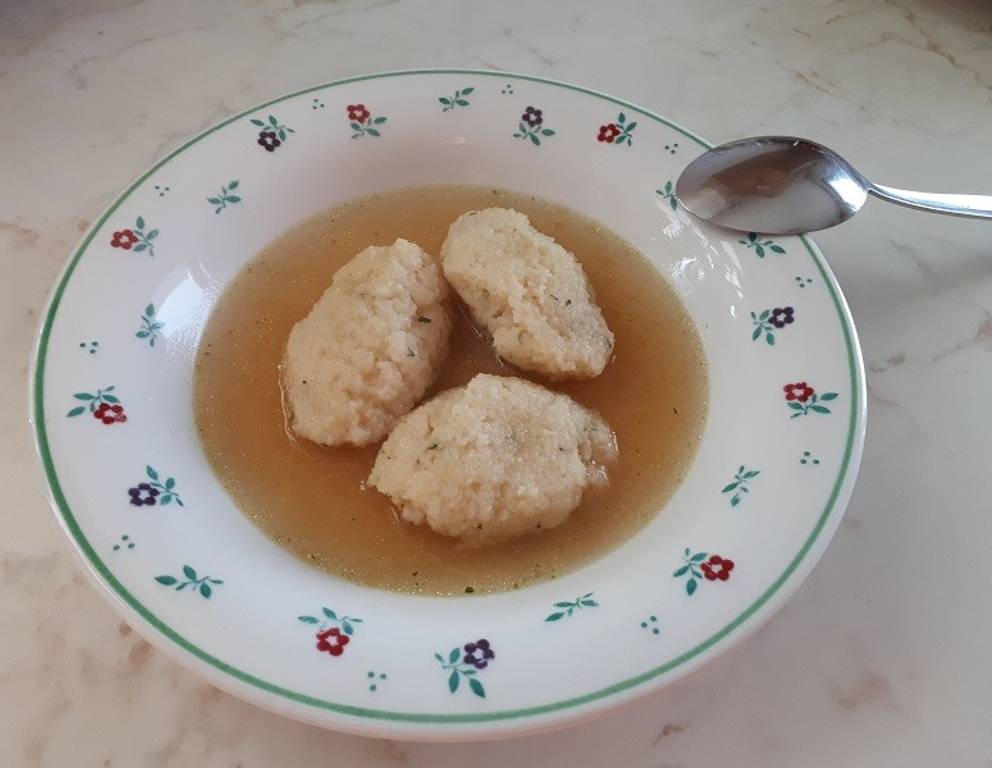 Grießnockerlsuppe Grießnockerlsuppe