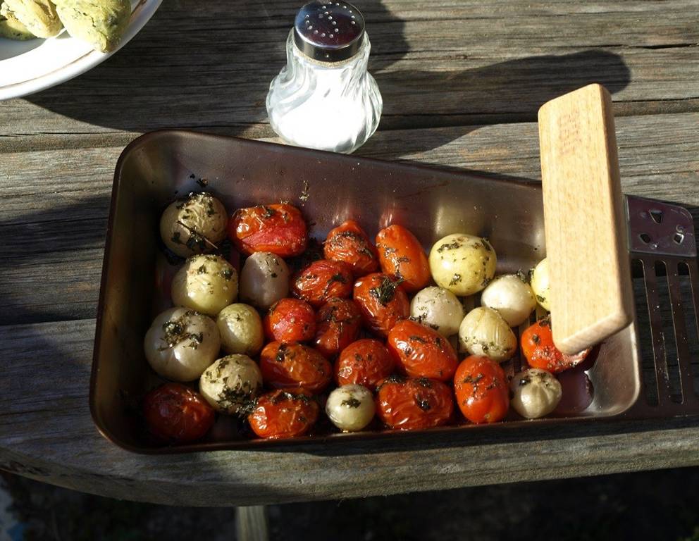 Gegrillter Tomatillos-Tomaten-Mix Gegrillter Tomatillos-Tomaten-Mix