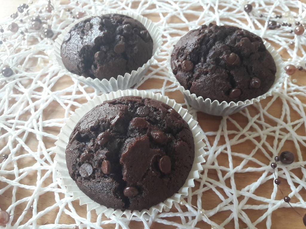 Schokomuffins mit Schokotropfen Rezept - ichkoche.de