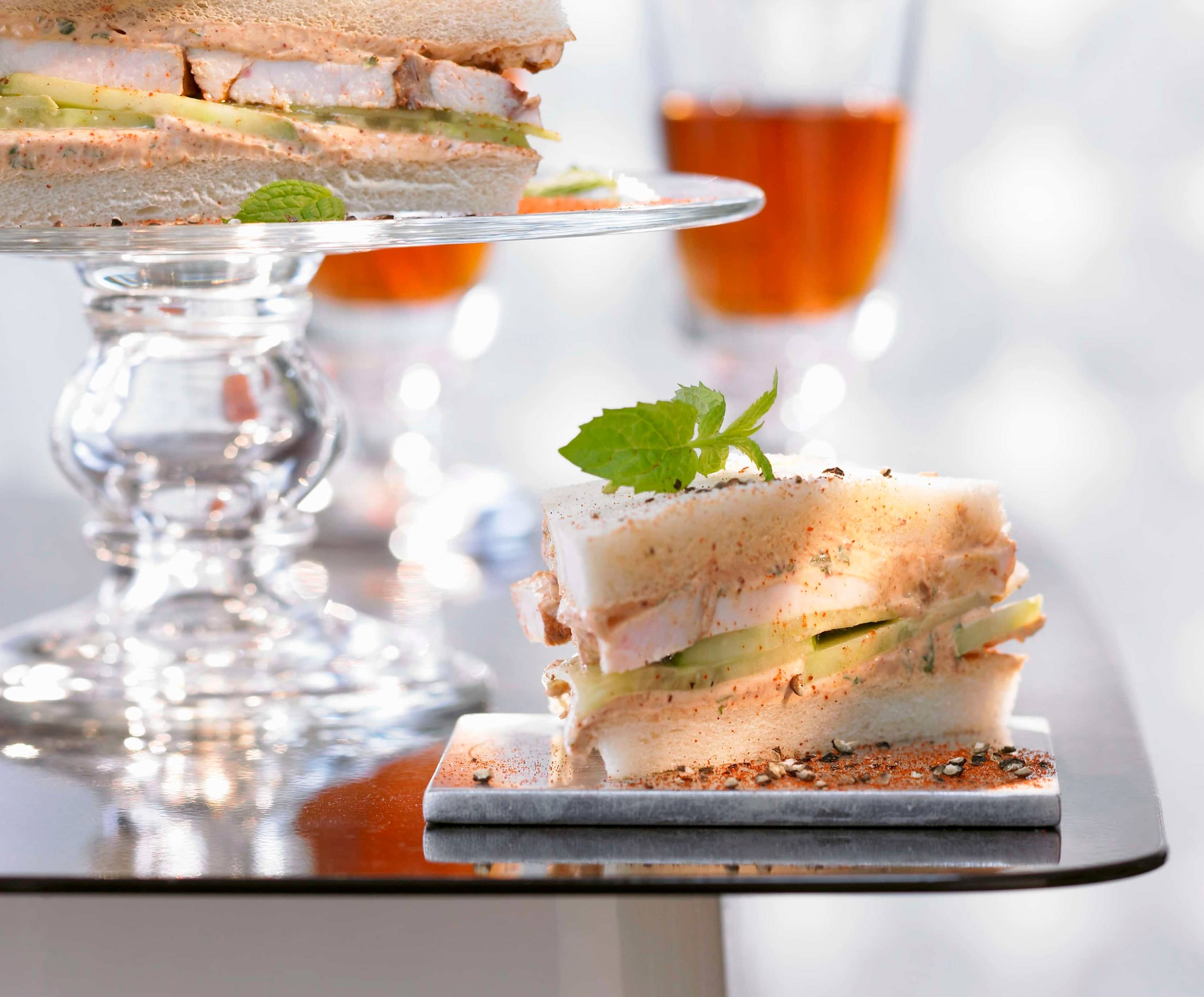 Gurken-Sandwiches mit Tandoori-Hähnchen und Minze Rezept - ichkoche.de Gurken-Sandwiches mit Tandoori-Hähnchen und Minze Rezept - ichkoche.de