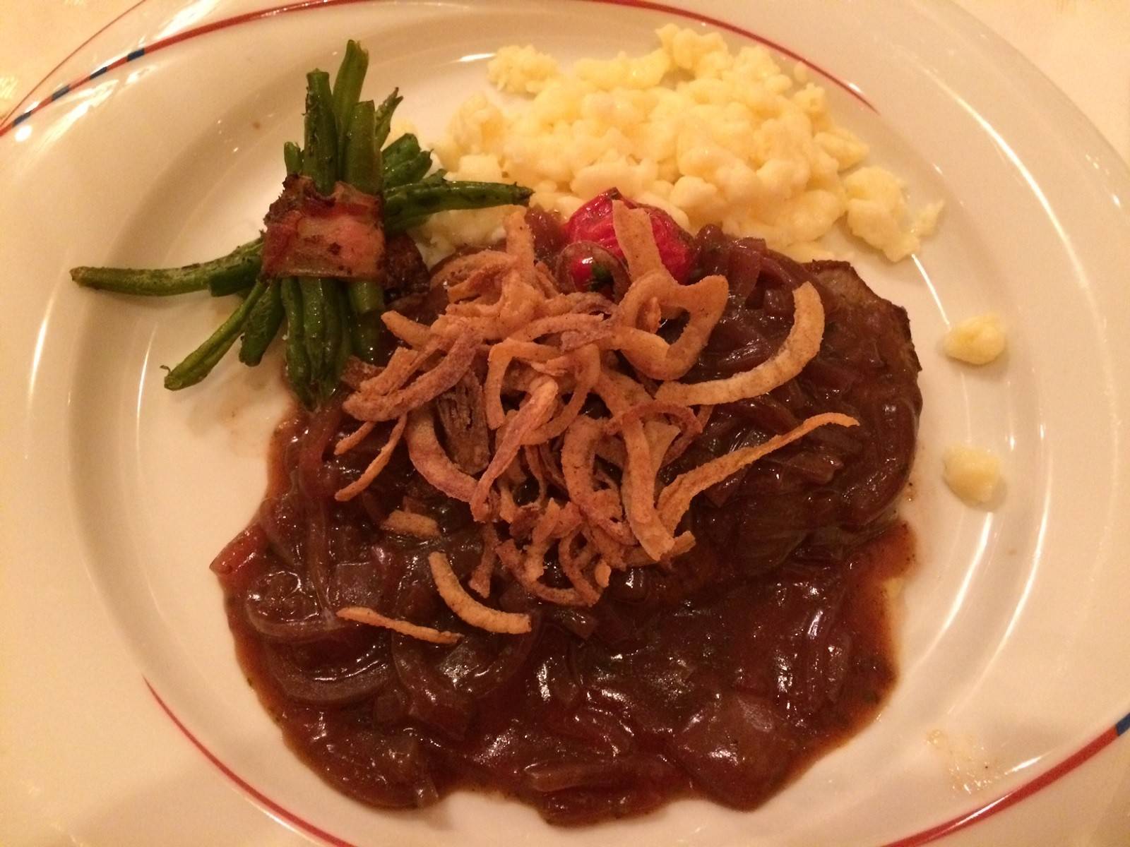 Zwiebelrostbraten Rezept - ichkoche.de Zwiebelrostbraten Rezept - ichkoche.de