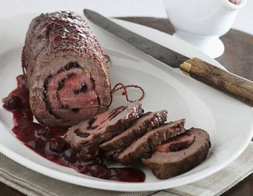 Rollbraten mit Kirschfüllung Rezept