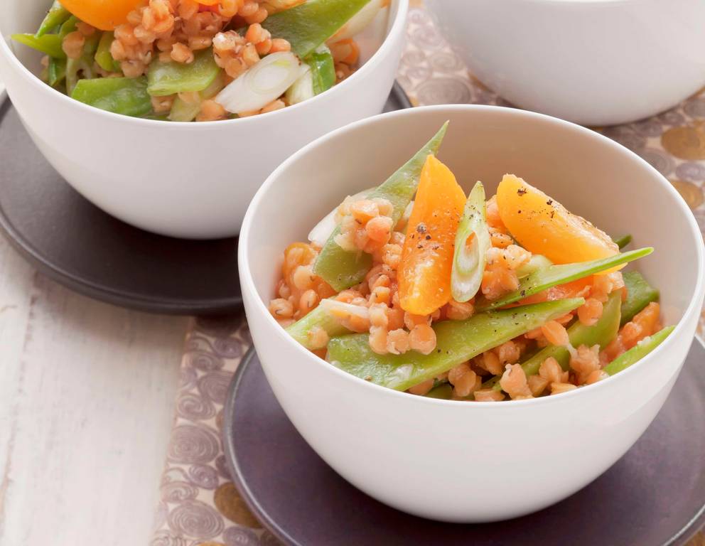 Linsensalat mit Marillen und Zuckerschoten Linsensalat mit Marillen und Zuckerschoten