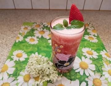 Erdbeer-Ananas Smoothie