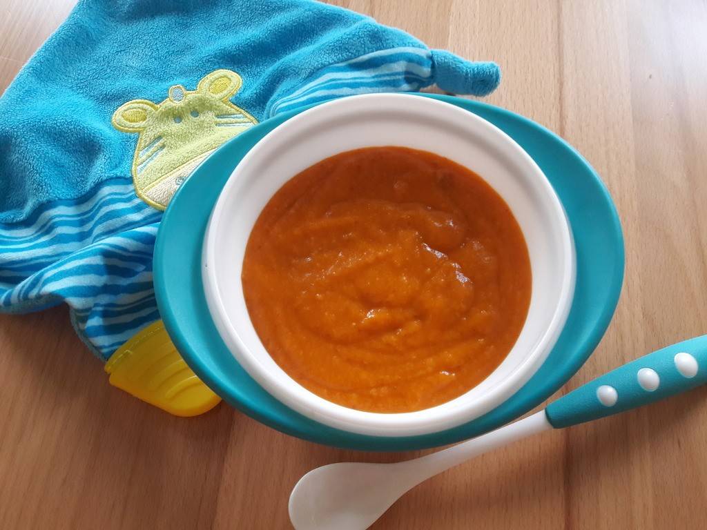 Babybrei mit Vollkornnudeln, Tomaten und Karotten