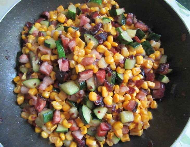 Mais mit Zucchini und Speck Mais mit Zucchini und Speck