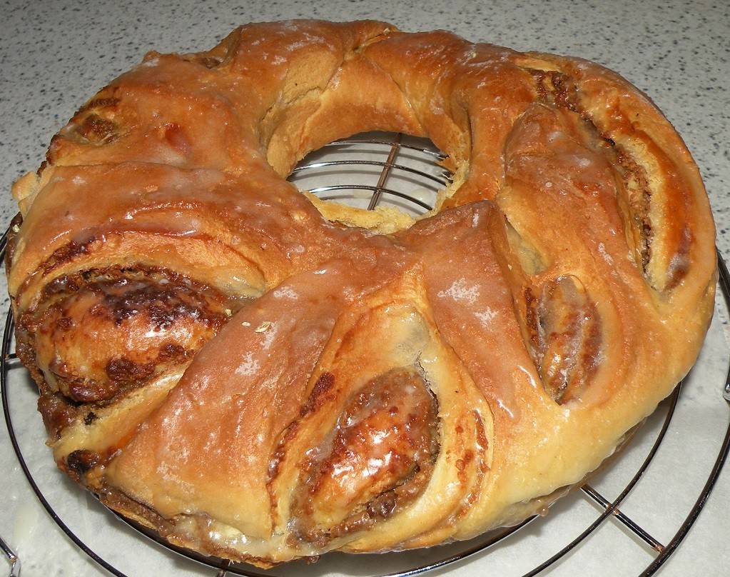 Kranzkuchen, Gundulakranz - Topfen-Ölteig Rezept - ichkoche.ch Kranzkuchen, Gundulakranz - Topfen-Ölteig Rezept - ichkoche.ch
