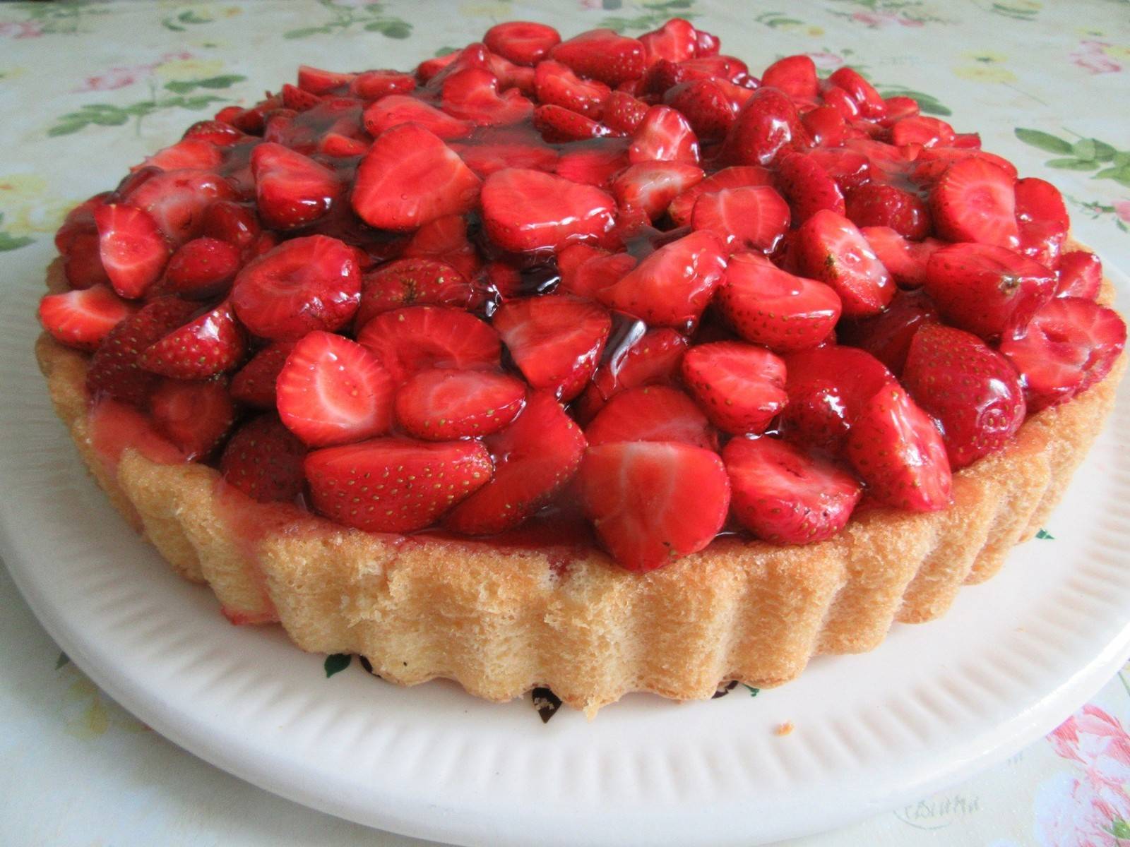 Schnelle Erdbeertorte Rezept - ichkoche.de