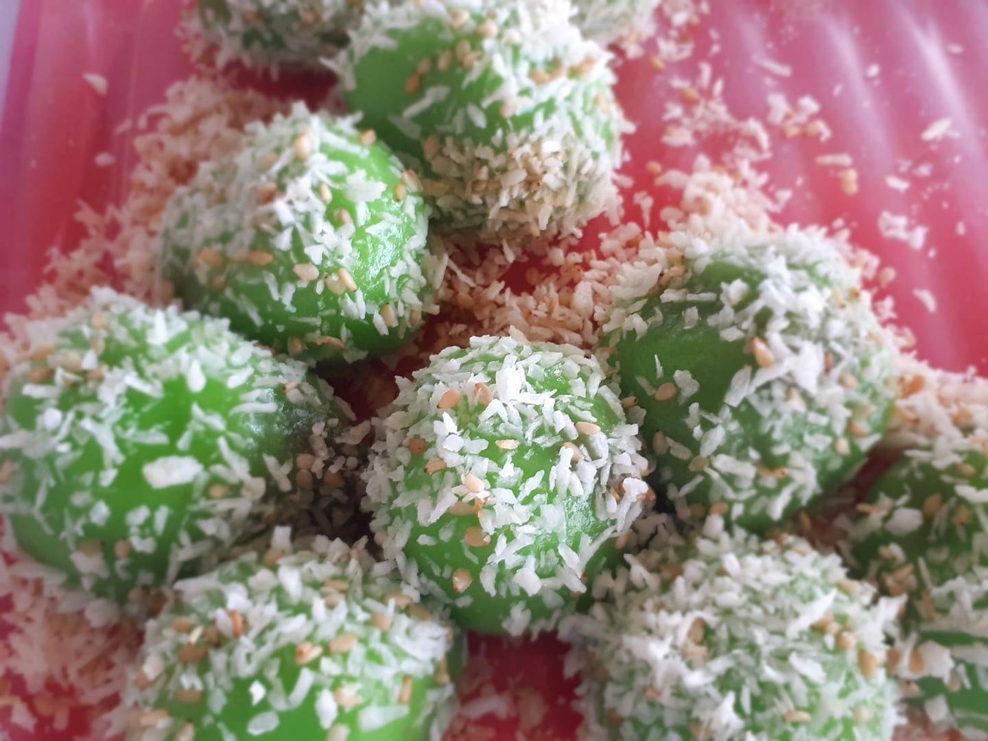 Pistazien Kokos Kugeln Rezept - ichkoche.ch
