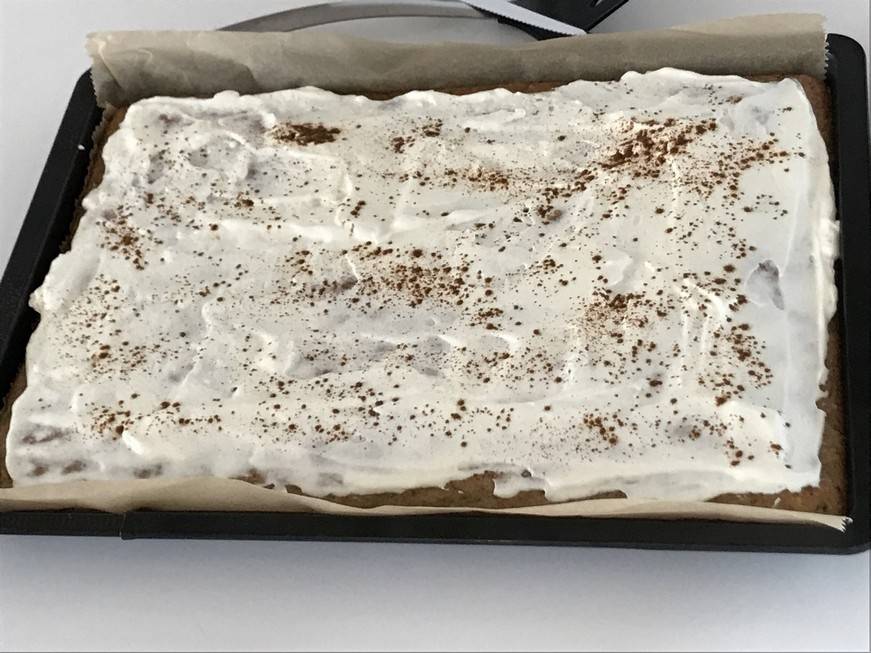 Haselnuss Schnitten mit Obers-Zimt-Creme Rezept - ichkoche.de