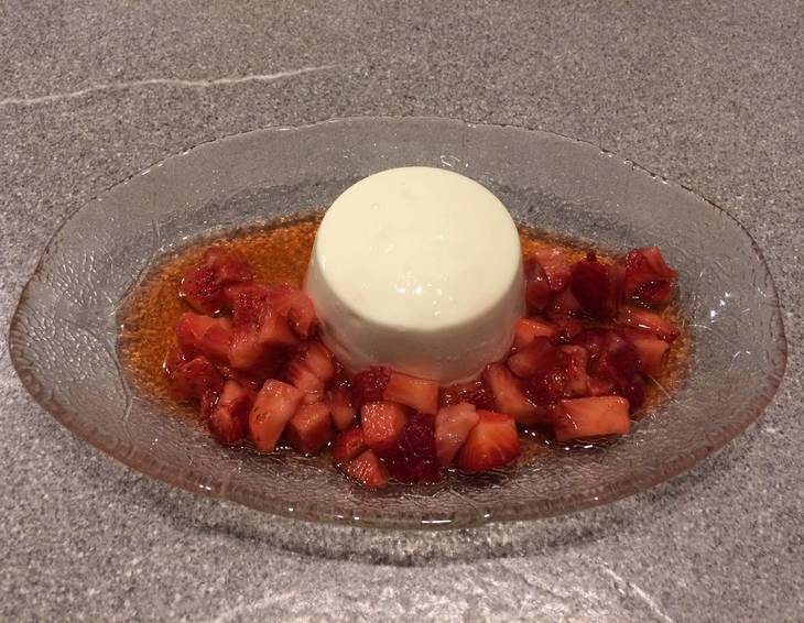 Panna Cotta mit Erdbeersauce