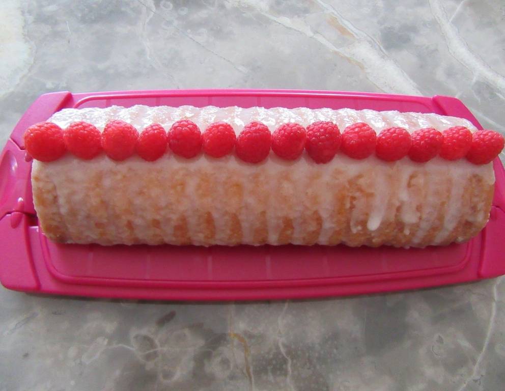 Zitronenkuchem mit Himbeeren Zitronenkuchem mit Himbeeren