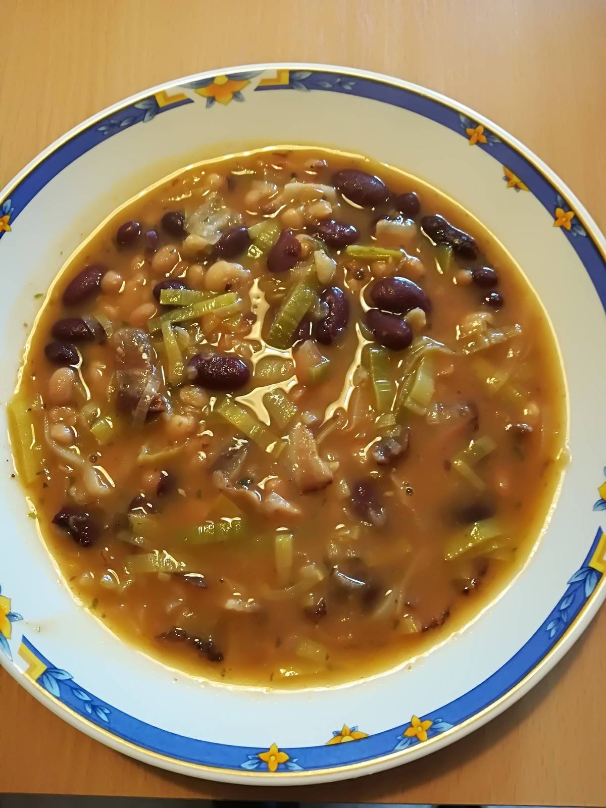 Feuriger Bohnentopf Rezept - ichkoche.de Feuriger Bohnentopf Rezept - ichkoche.de