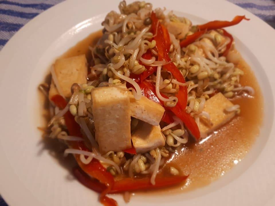 Tofusalat mit Sojasprossen Rezept - ichkoche.ch