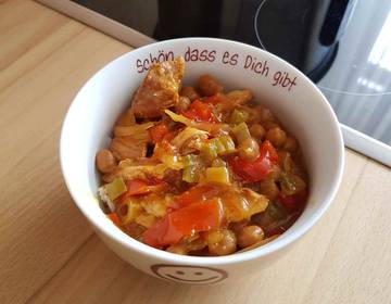 Hühnereintopf mit Kichererbsen Hühnereintopf mit Kichererbsen