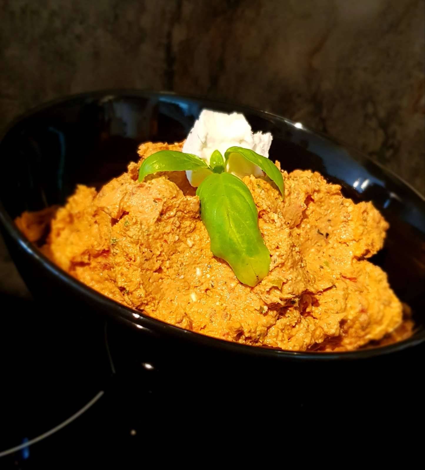 Fetacreme mit getrockneten Tomaten Rezept - ichkoche.at Fetacreme mit getrockneten Tomaten Rezept - ichkoche.at