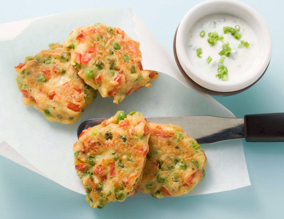 Gemüsebratlinge mit Schnittlauchjoghurt Gemüsebratlinge mit Schnittlauchjoghurt