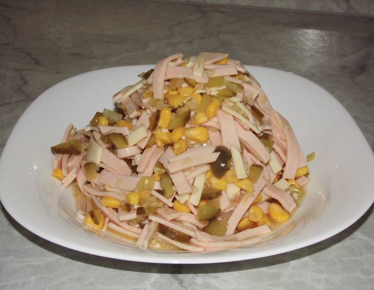 Wurstsalat nach Bauernart Wurstsalat nach Bauernart