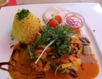 Chinesisches Hühnerfleisch mit Zuckerschoten Chinesisches Hühnerfleisch mit Zuckerschoten