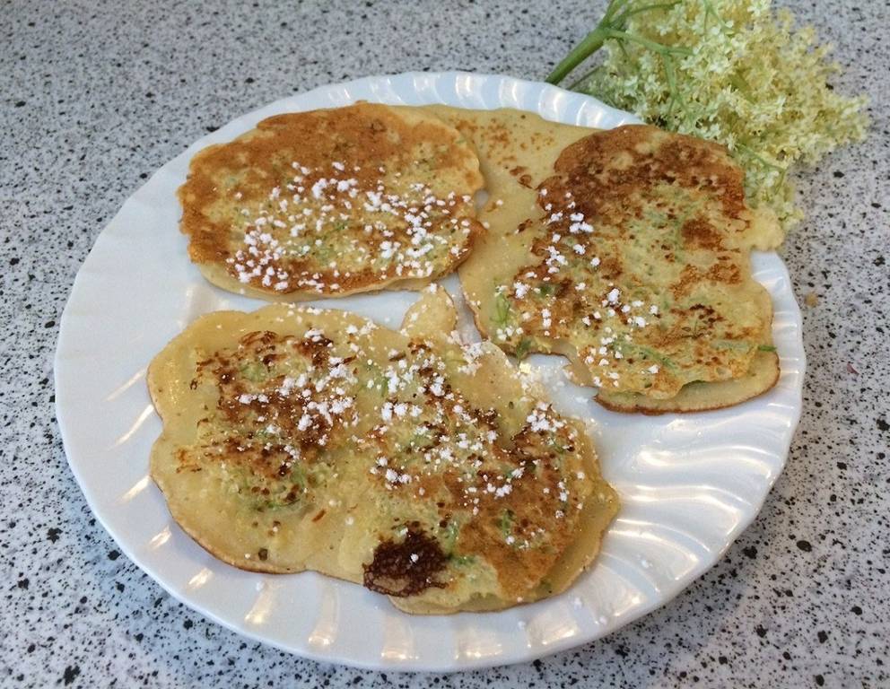 Holunderblüten in Backteig Holunderblüten in Backteig