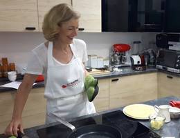 Aber natürlich! Blitztorten-Profi Martina Salomon hat alles bestens im Griff! Aber natürlich! Blitztorten-Profi Martina Salomon hat alles bestens im Griff!