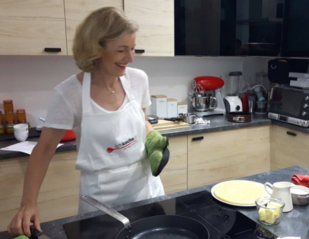 Aber natürlich! Blitztorten-Profi Martina Salomon hat alles bestens im Griff! Aber natürlich! Blitztorten-Profi Martina Salomon hat alles bestens im Griff!