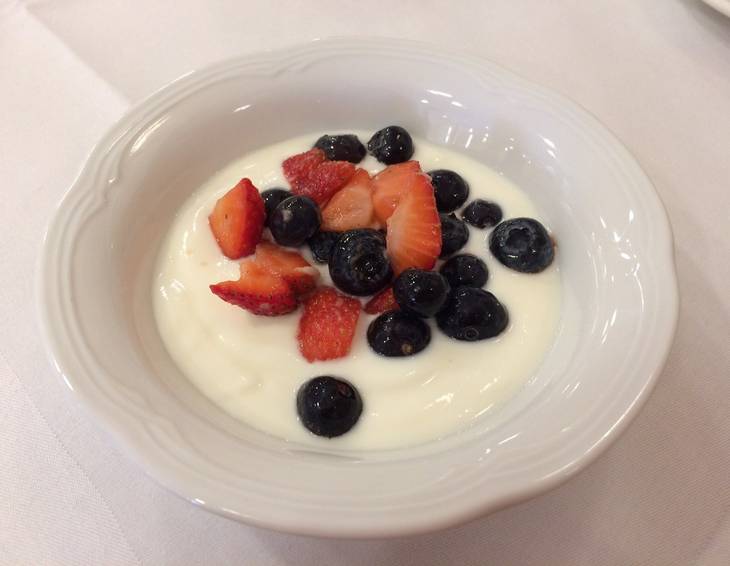 Joghurtcreme mit Beeren Joghurtcreme mit Beeren