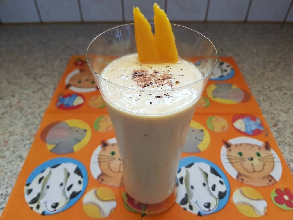 Gewürztes Mango-Lassi Rezept - ichkoche.de