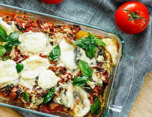 Italienischer Melanzaniauflauf mit Mozzarella
