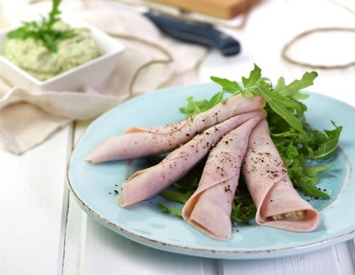 Schinkenröllchen mit Champignon-Rucola-Füllung