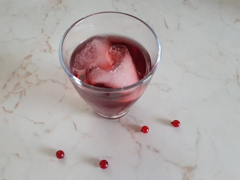 Johannisbeer Eistee Rezept - ichkoche.at Johannisbeer Eistee Rezept - ichkoche.at