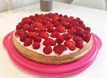 Schneller Erdbeer-Himbeerkuchen mit Dinkelmehl Schneller Erdbeer-Himbeerkuchen mit Dinkelmehl