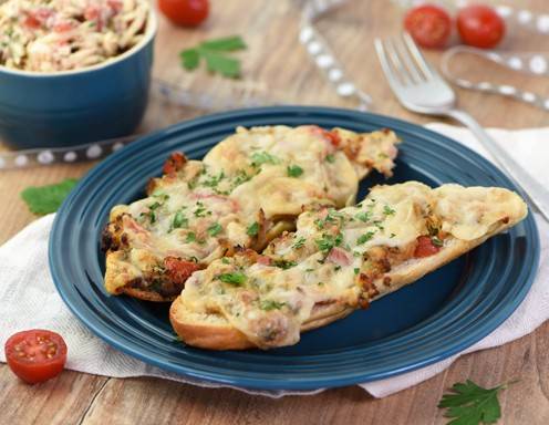 Überbackenes Baguette mit Thunfisch und Mozzarella Rezept - ichkoche.de Überbackenes Baguette mit Thunfisch und Mozzarella Rezept - ichkoche.de