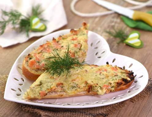 Überbackenes Baguette mit Lachs und Kren Rezept - ichkoche.de Überbackenes Baguette mit Lachs und Kren Rezept - ichkoche.de
