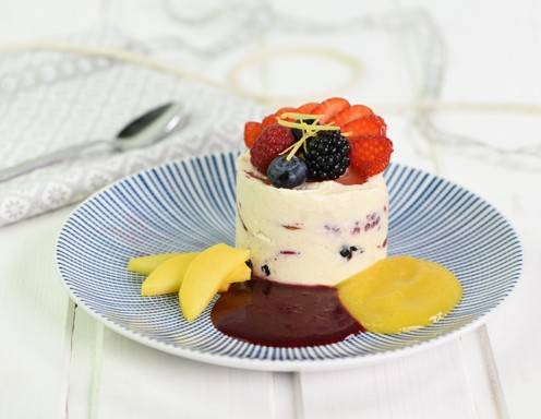 Frisch-fruchtige Joghurt-Beeren-Törtchen